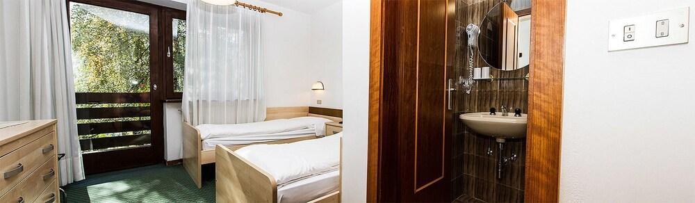 Hotel Panorama Cavalese Bagian luar foto
