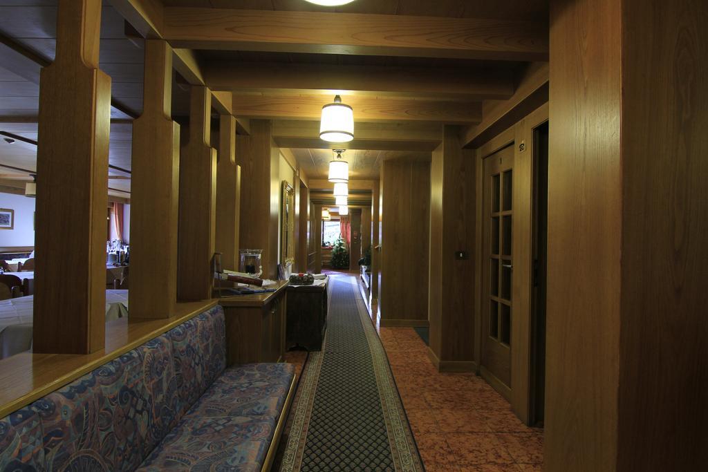 Hotel Panorama Cavalese Bagian luar foto