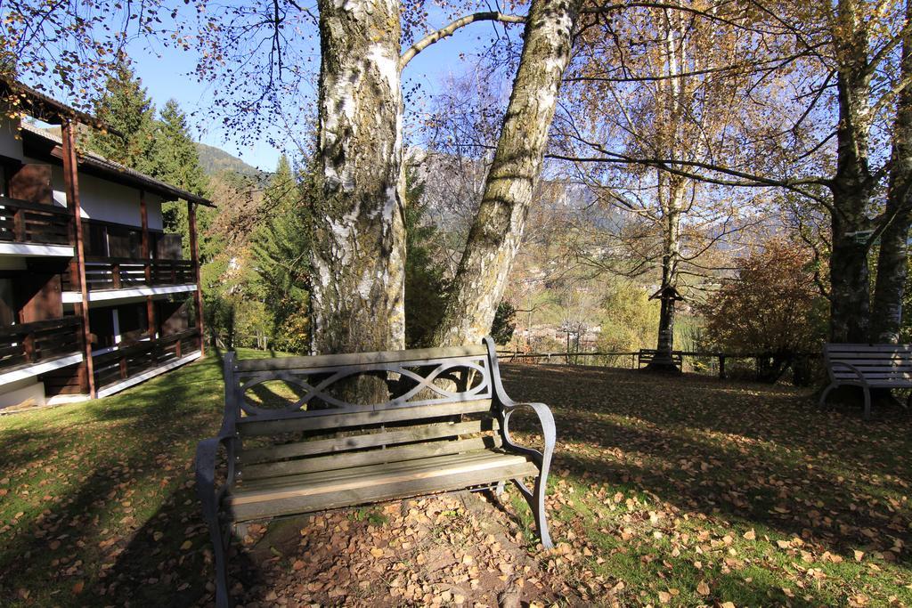 Hotel Panorama Cavalese Bagian luar foto